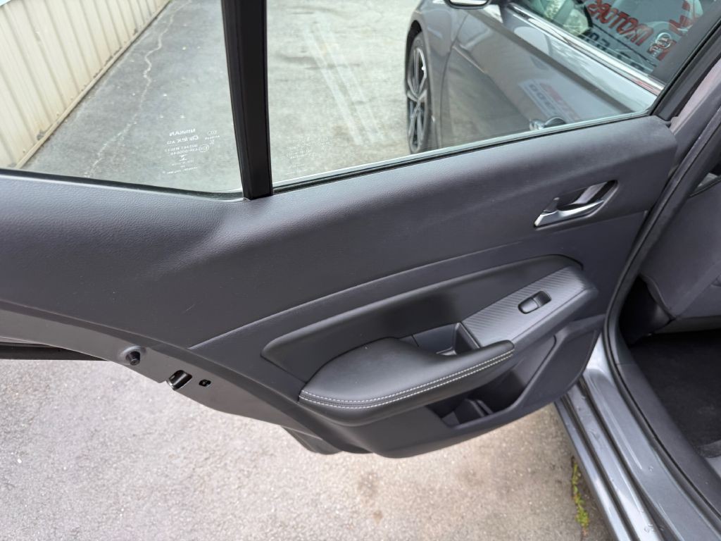 2020 Nissan Altima Image 13