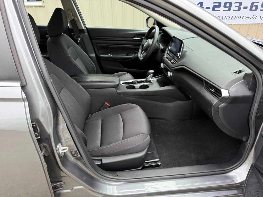 2020 Nissan Altima Image 14