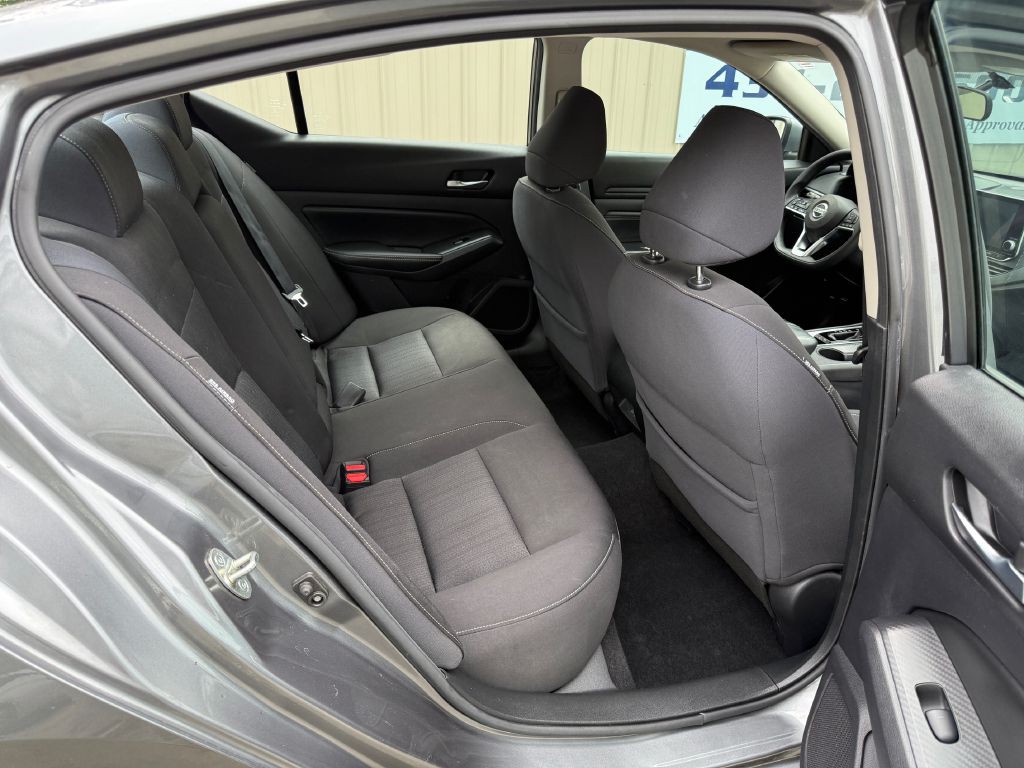 2020 Nissan Altima Image 16