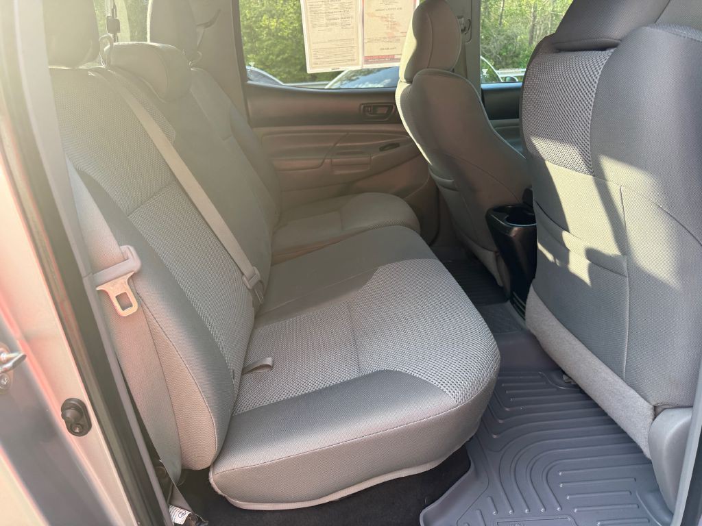 2014 Toyota Tacoma Image 16