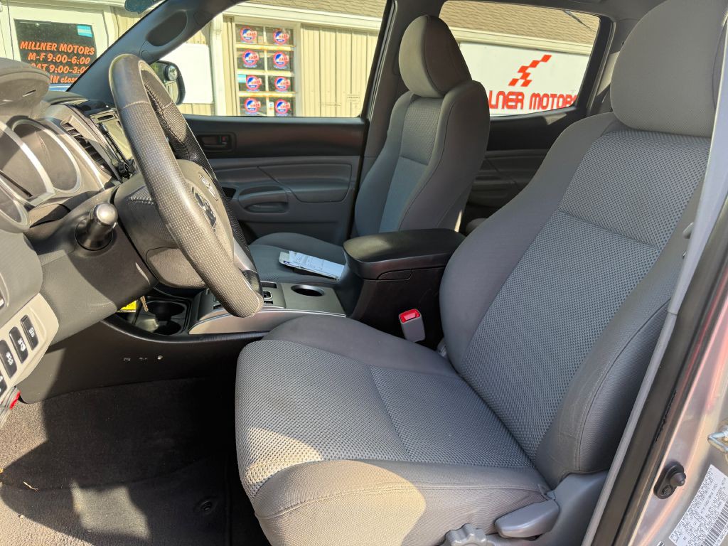2014 Toyota Tacoma Image 19