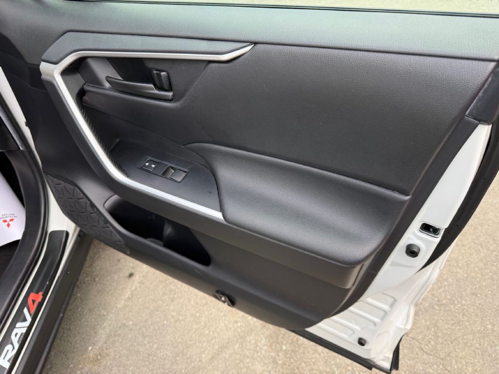 2021 Toyota Rav4 Image 9