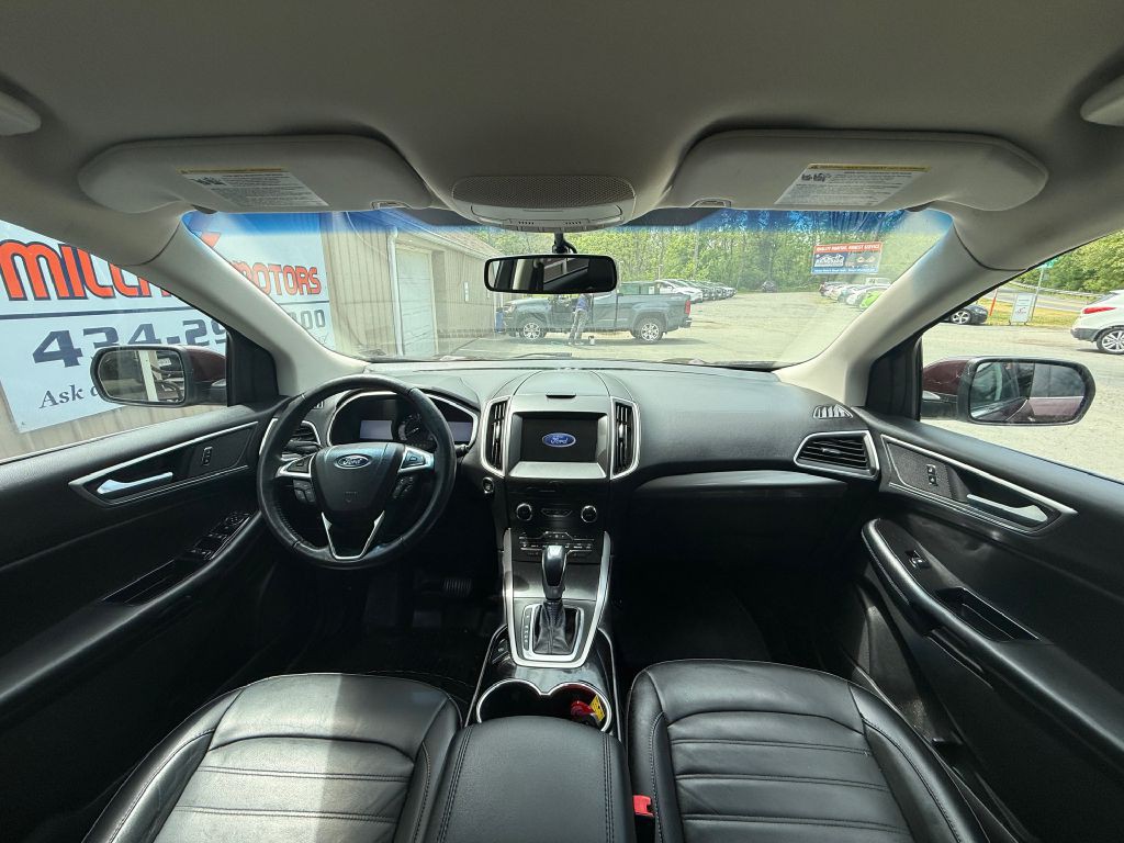 2017 Ford Edge Image 10