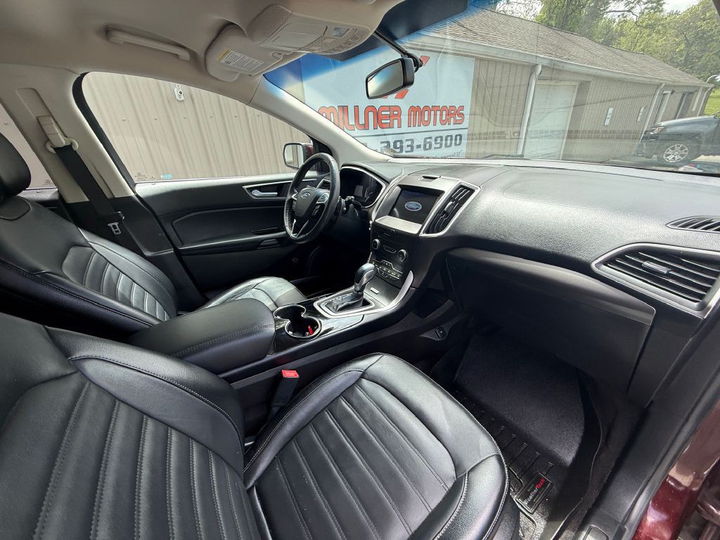 2017 Ford Edge Image 17