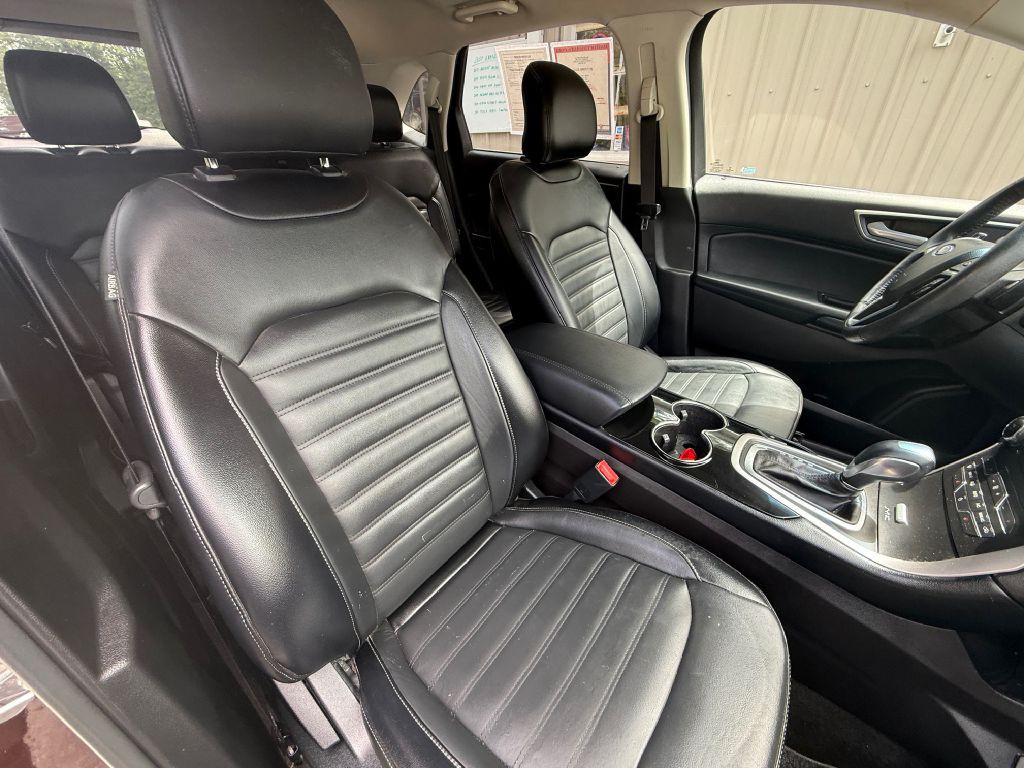 2017 Ford Edge Image 18
