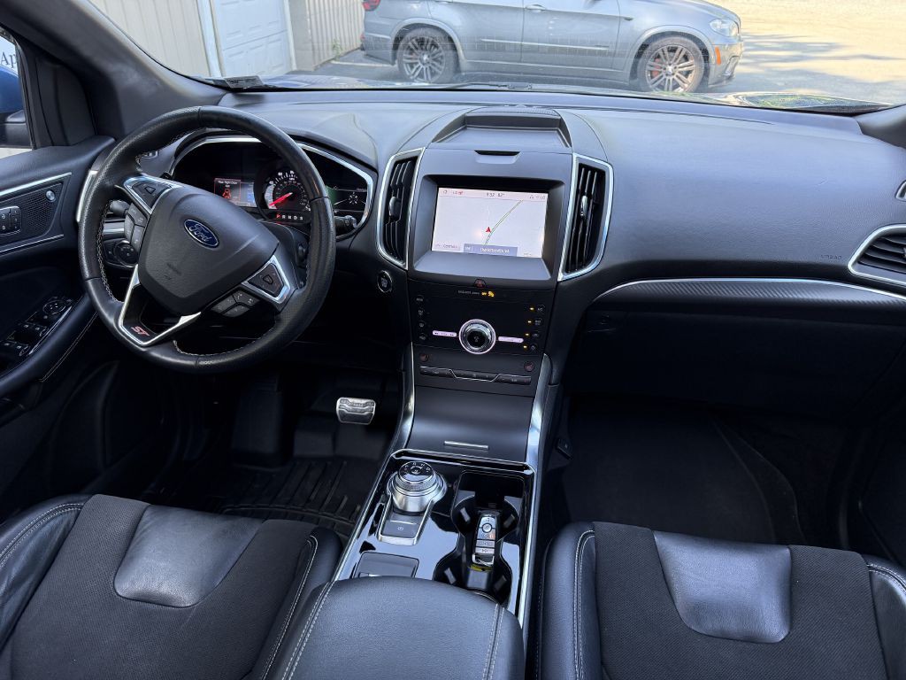 2020 Ford Edge Image 9
