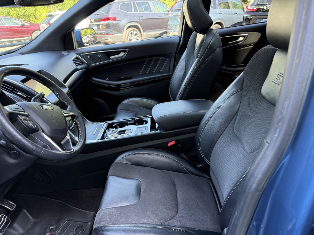 2020 Ford Edge Image 11