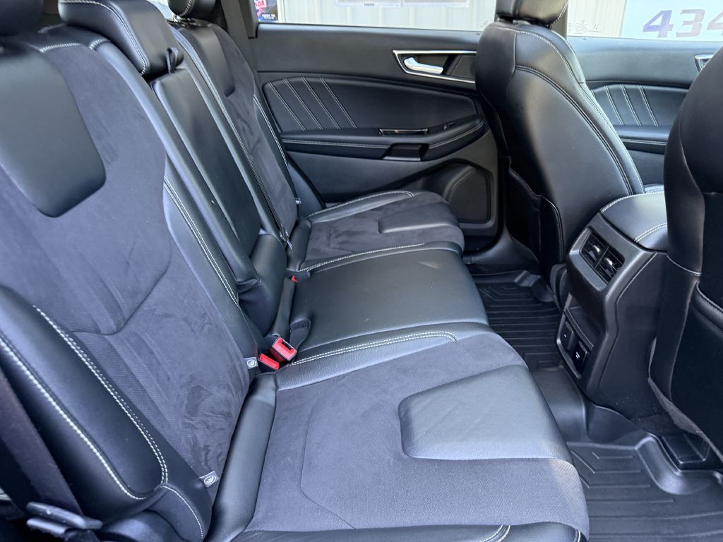 2020 Ford Edge Image 15