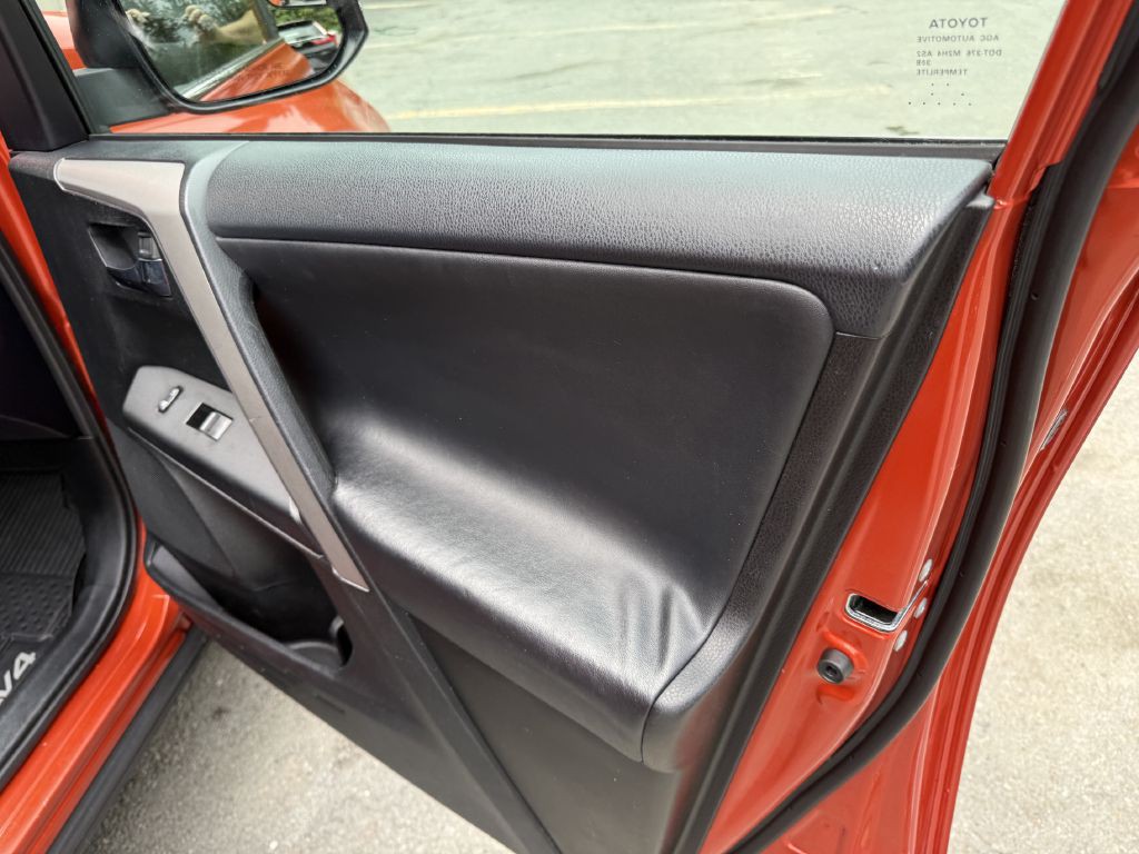 2016 Toyota Rav4 Image 17