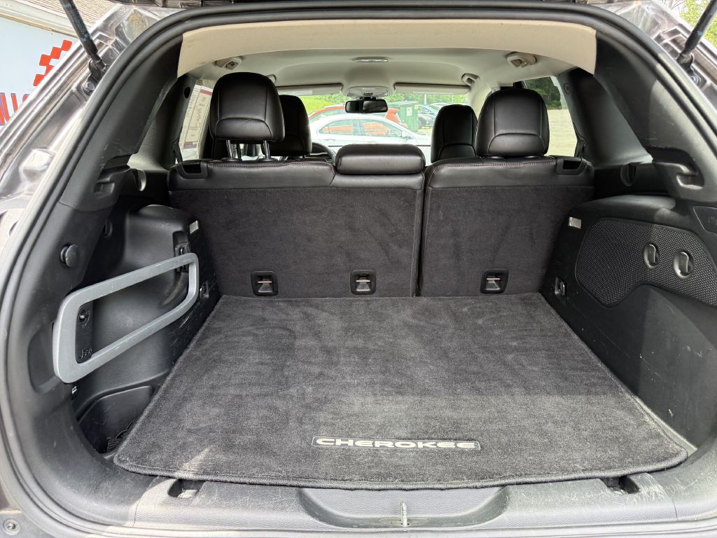 2014 Jeep Cherokee Image 16
