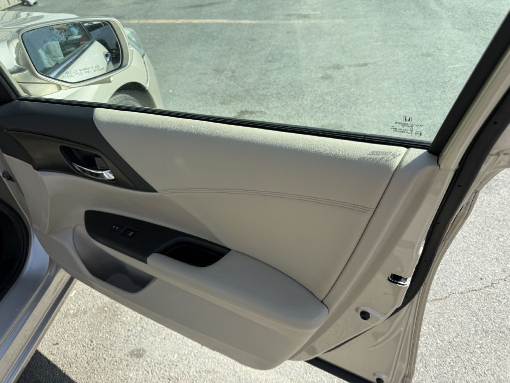 2014 Honda Accord Image 17
