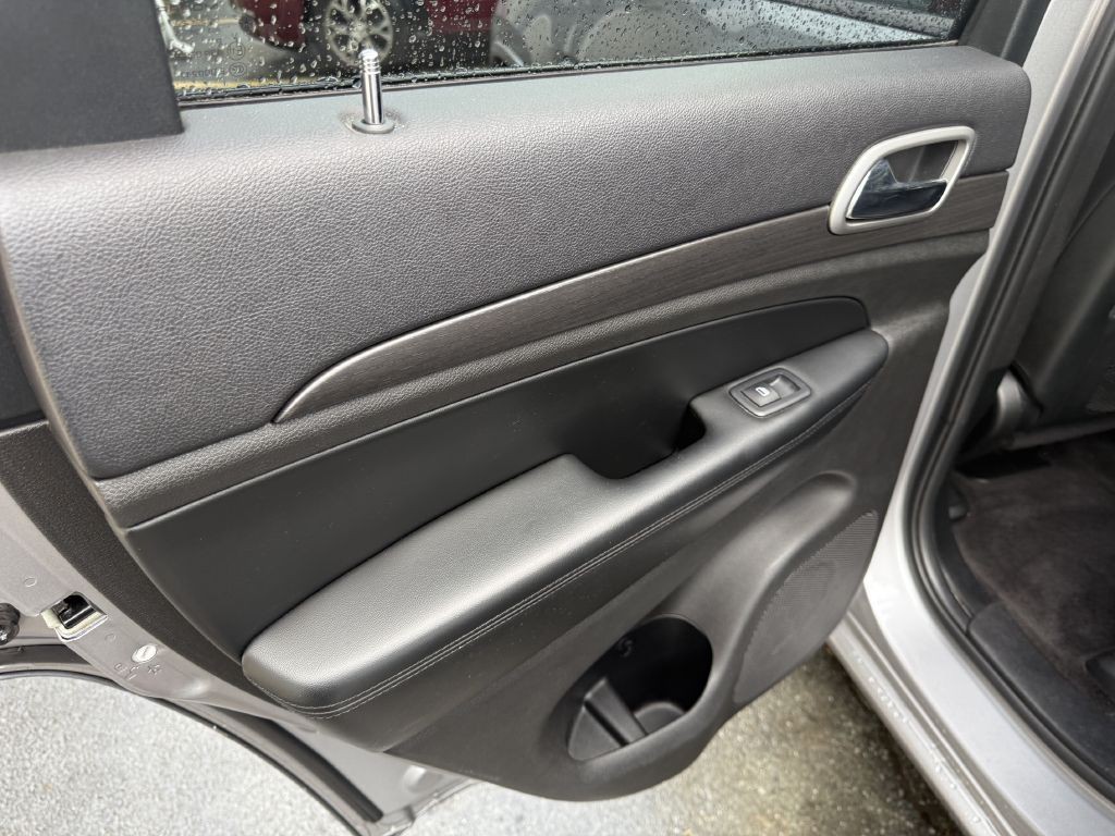 2018 Jeep Grand Cherokee Image 12