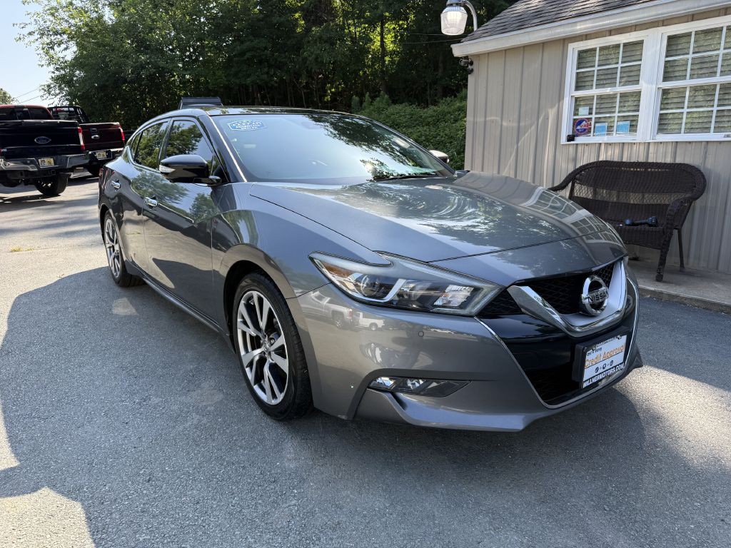 2017 Nissan Maxima Image 2