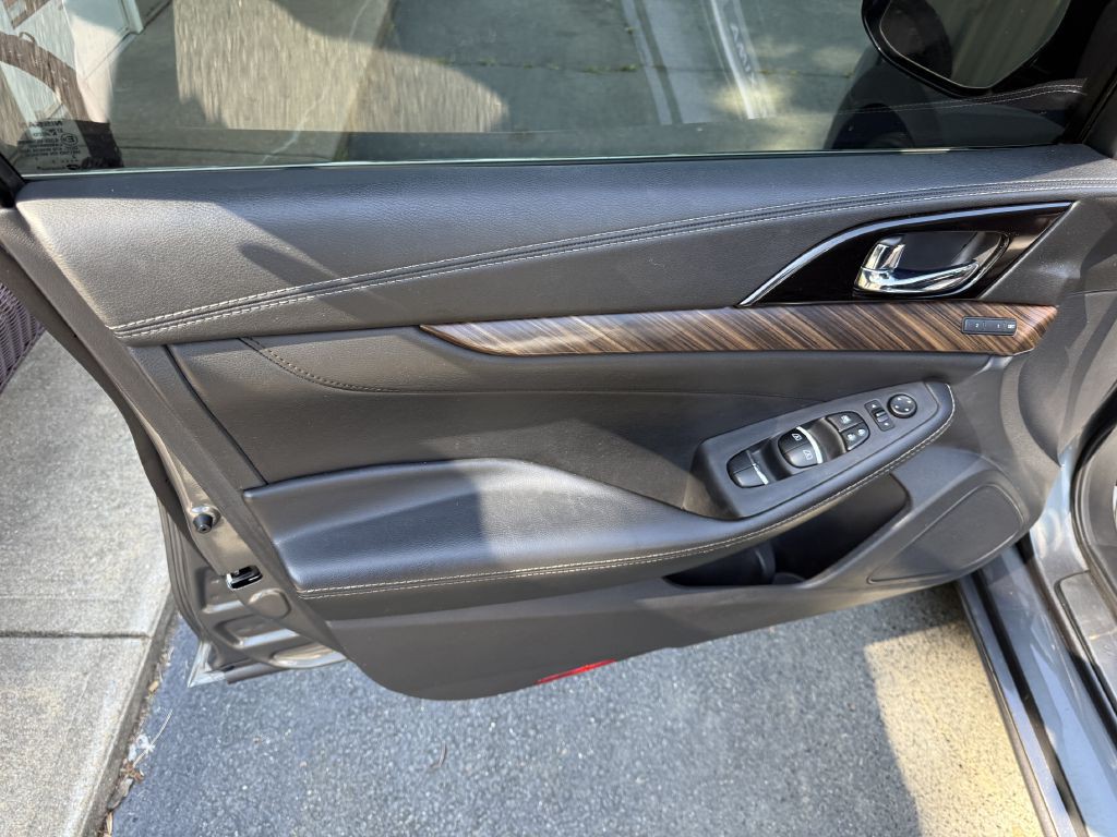 2017 Nissan Maxima Image 10