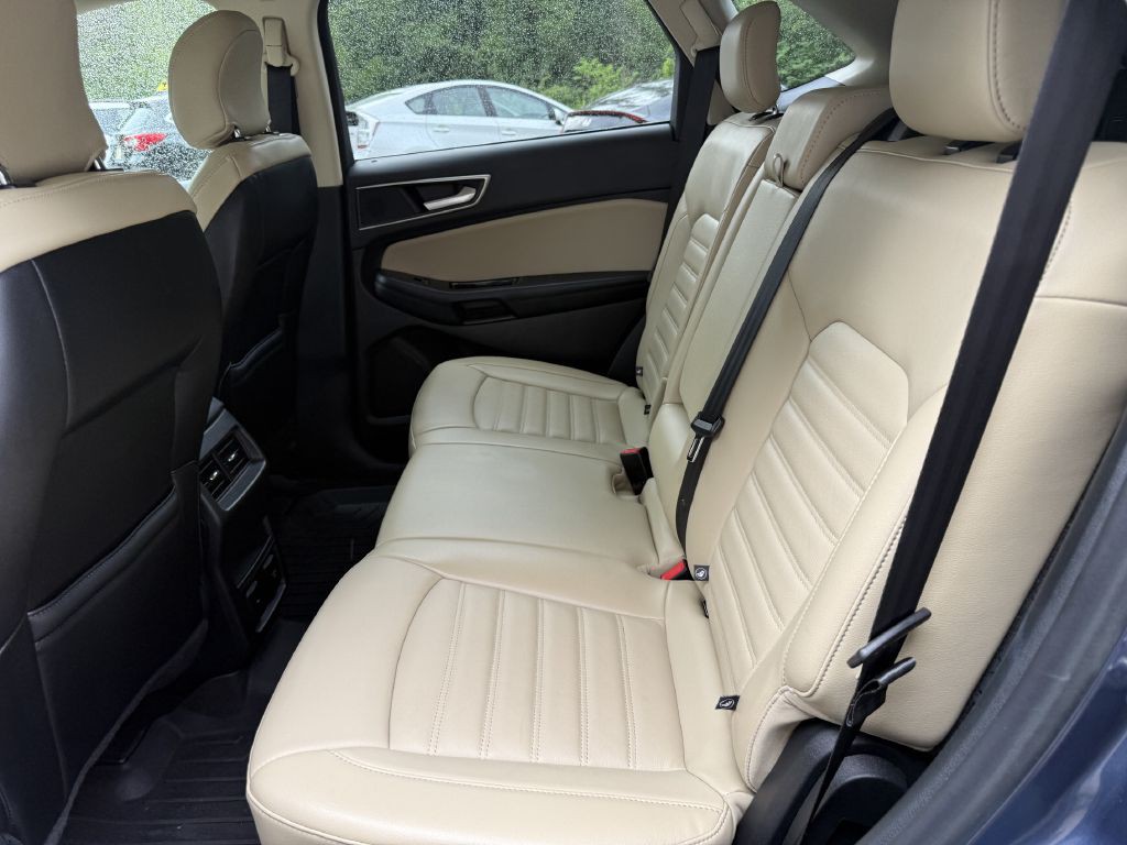 2018 Ford Edge Image 9