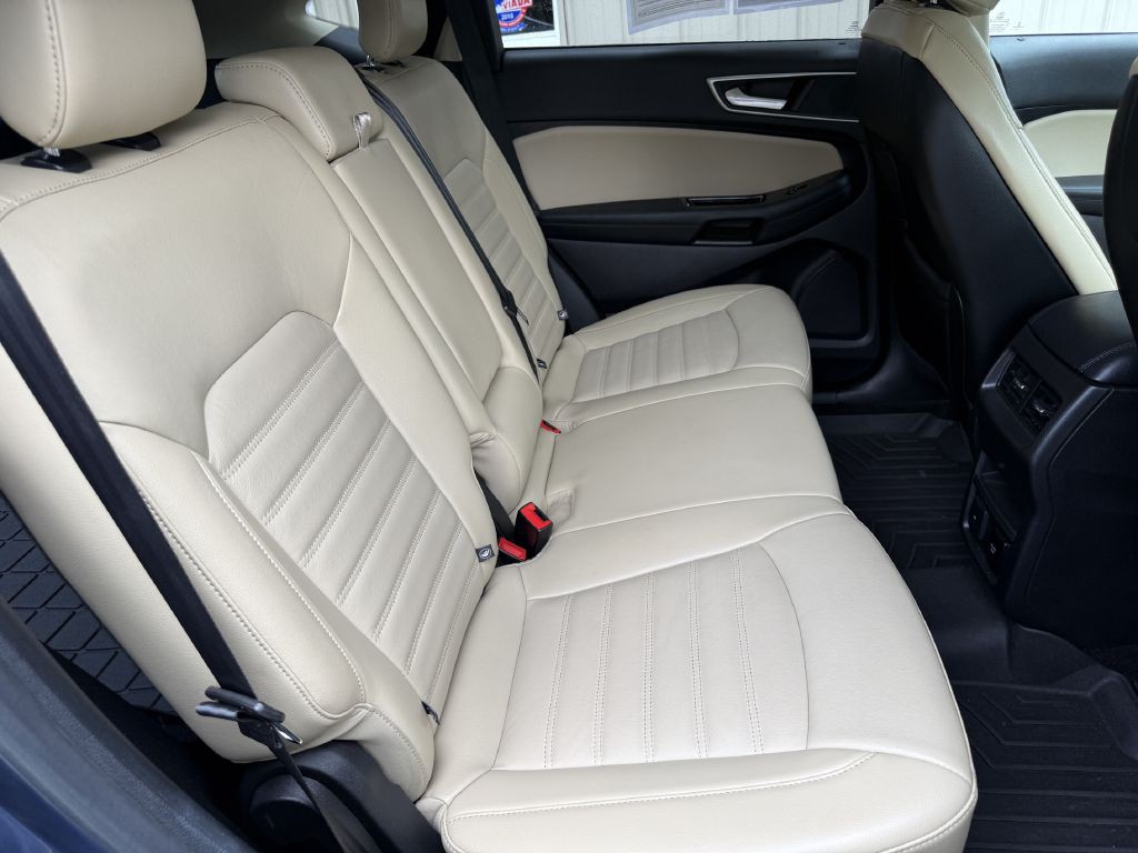 2018 Ford Edge Image 11