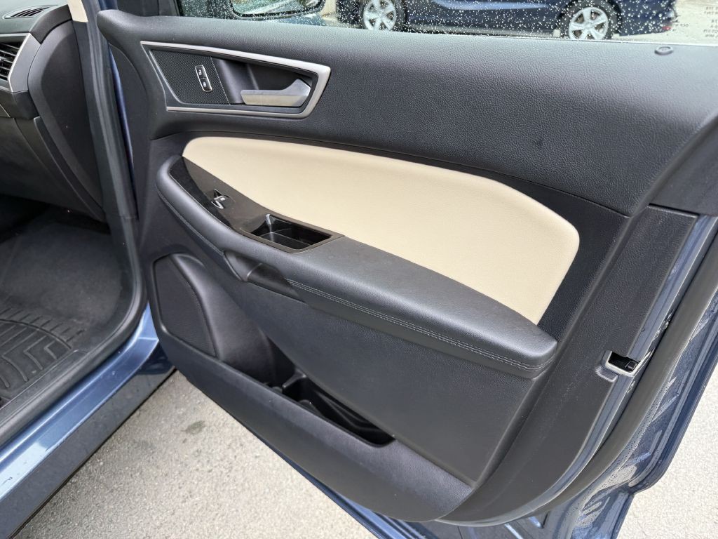 2018 Ford Edge Image 12