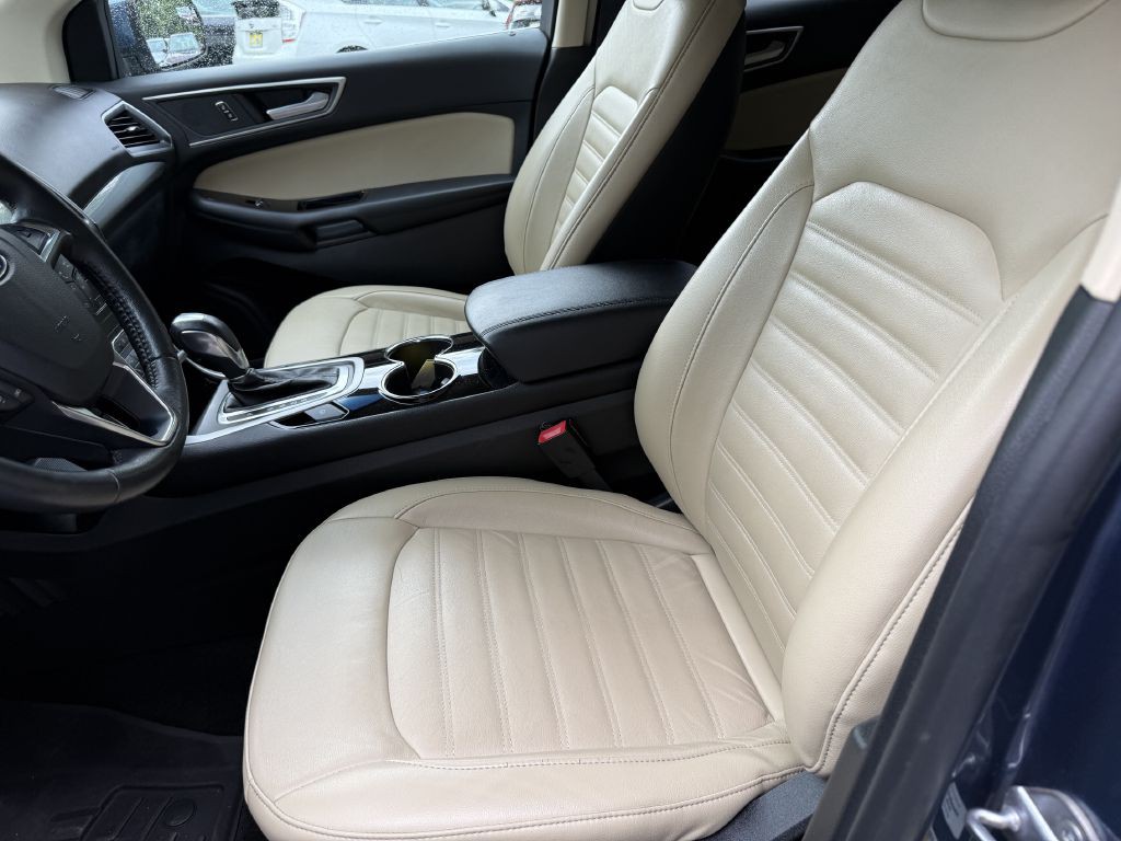 2018 Ford Edge Image 17