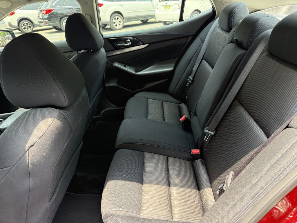 2019 Nissan Maxima Image 11