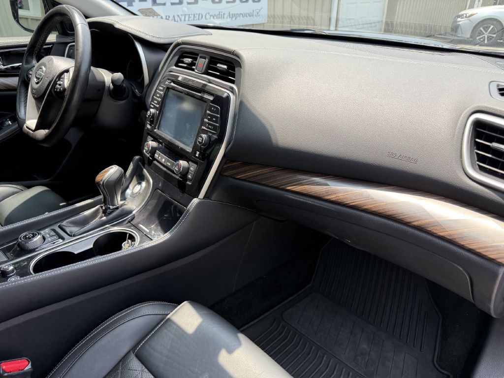 2016 Nissan Maxima Image 11