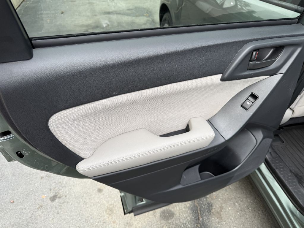 2016 Subaru Forester Image 10