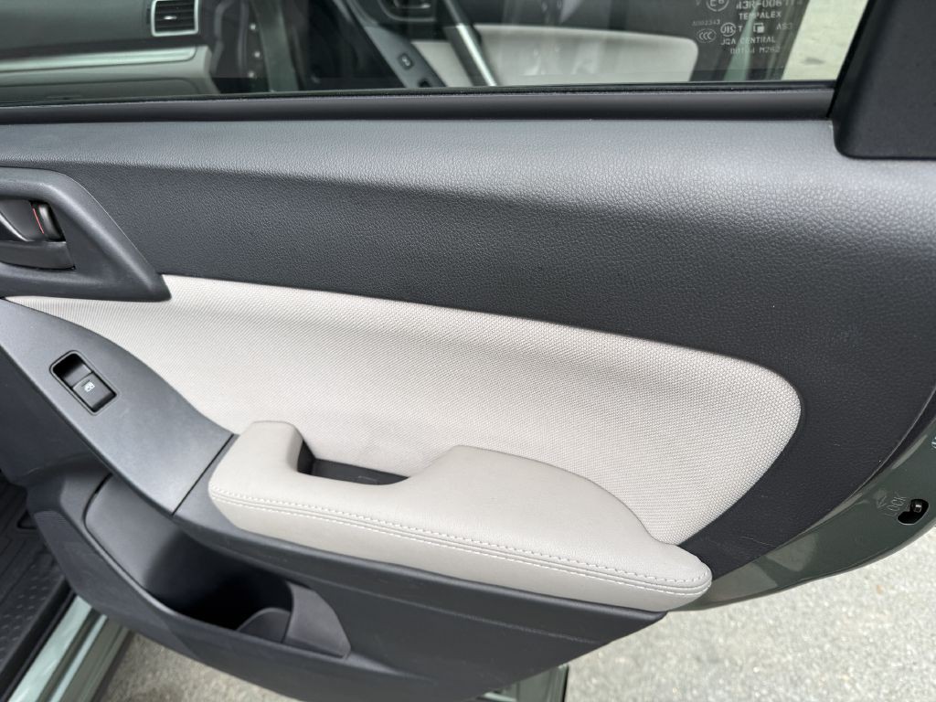 2016 Subaru Forester Image 13