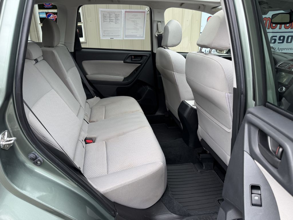 2016 Subaru Forester Image 14