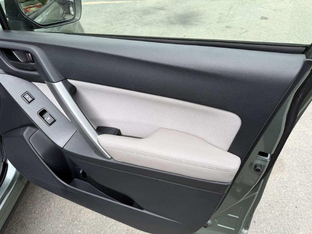 2016 Subaru Forester Image 15