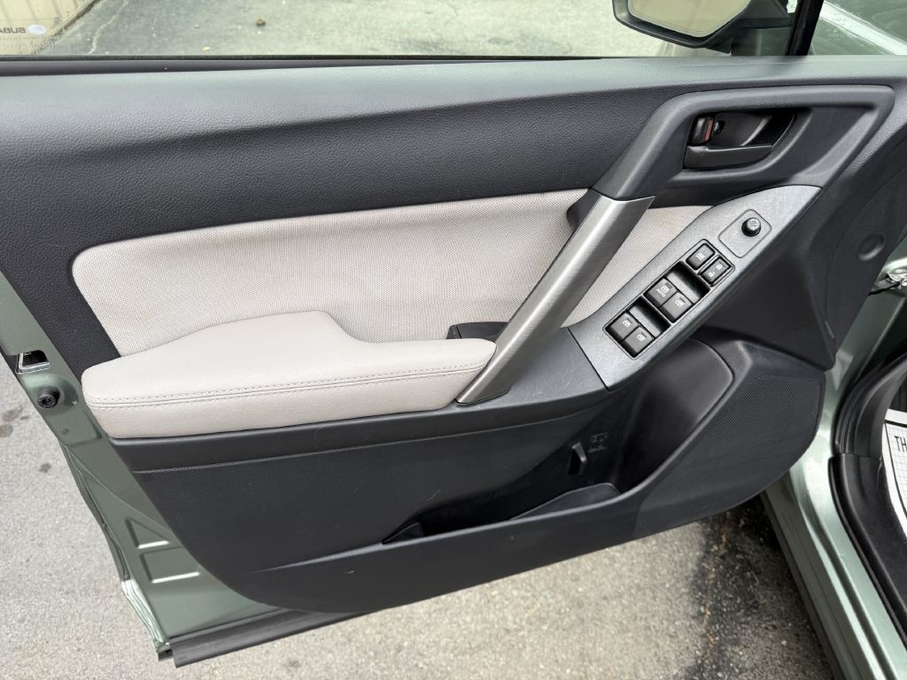 2016 Subaru Forester Image 20