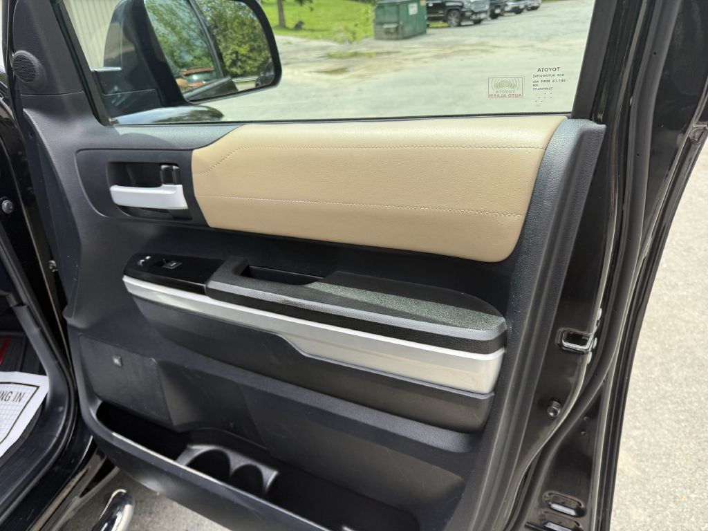2014 Toyota Tundra Image 17