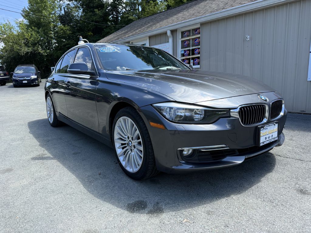 2013 BMW 3 Series Image 2