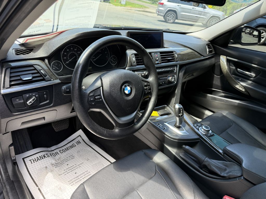 2013 BMW 3 Series Image 10