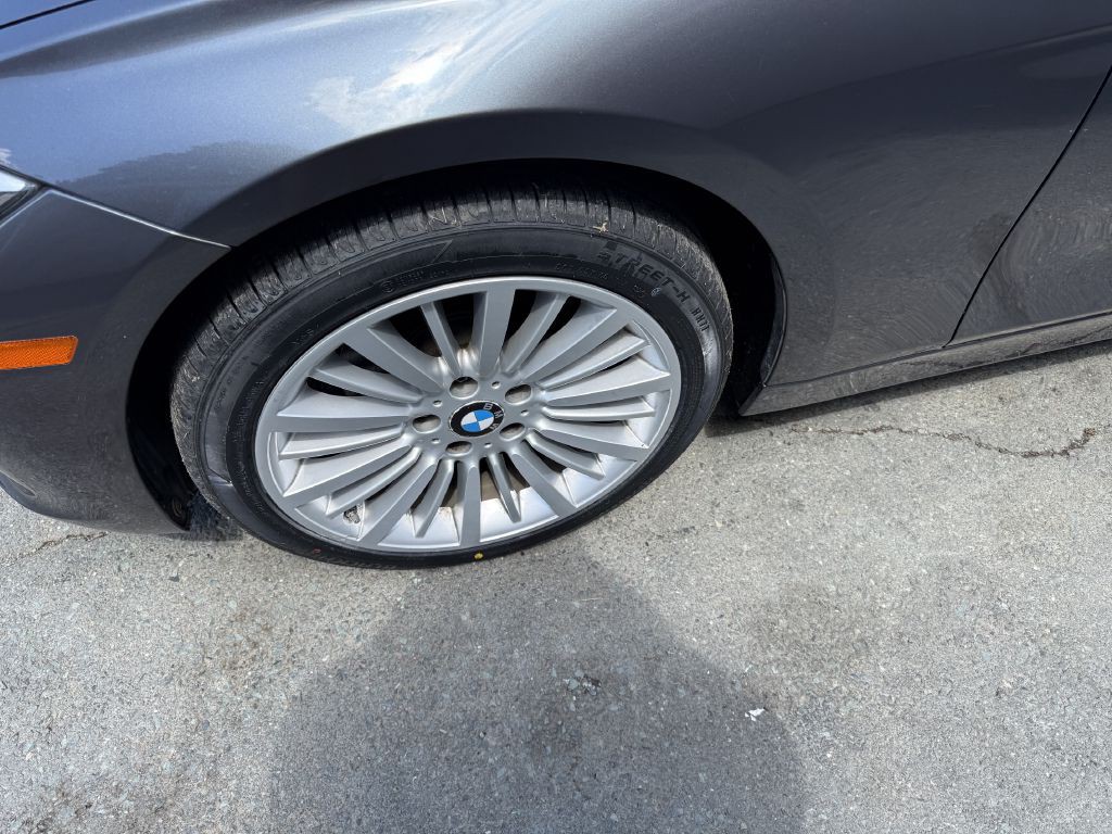2013 BMW 3 Series Image 22