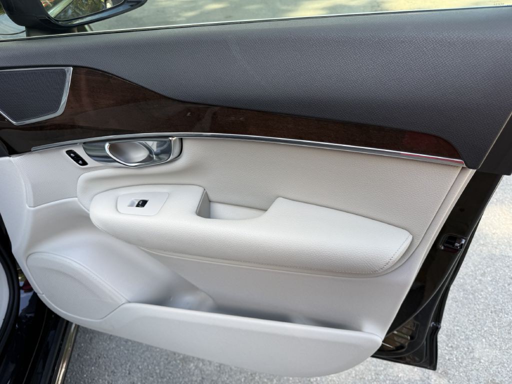 2019 Volvo XC90 Image 17