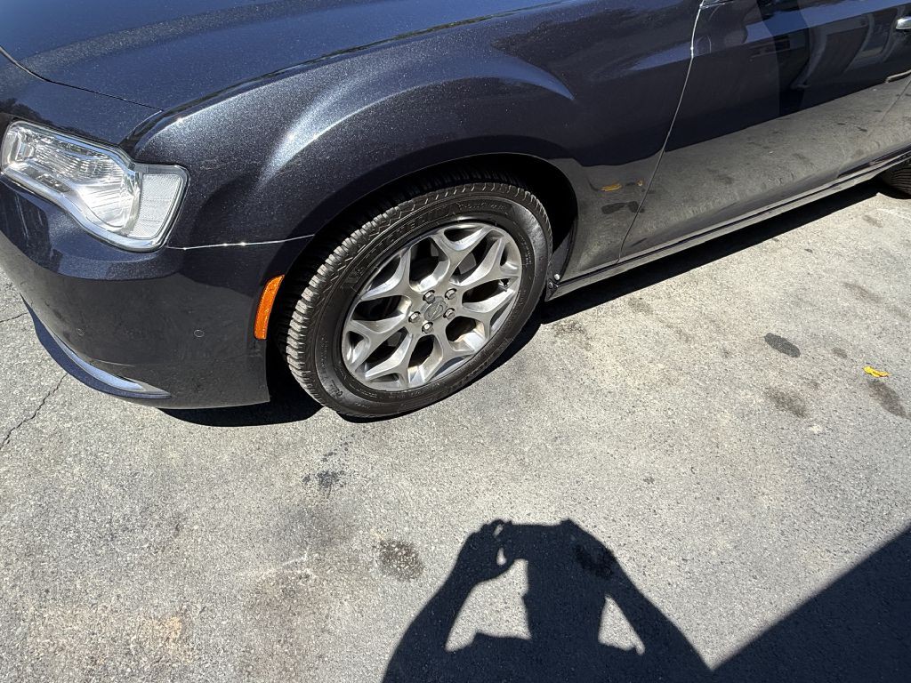 2016 Chrysler 300 Image 6