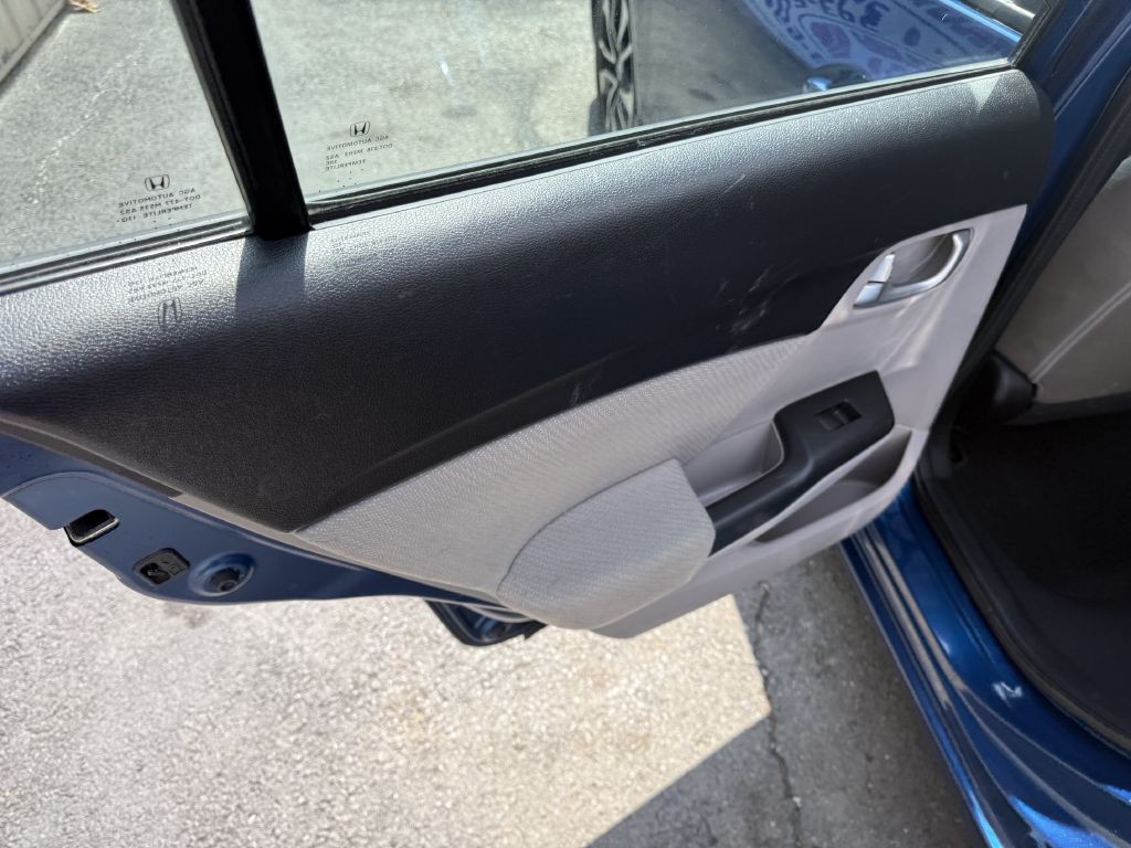 2013 Honda Civic Image 13