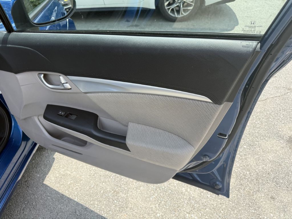 2013 Honda Civic Image 17