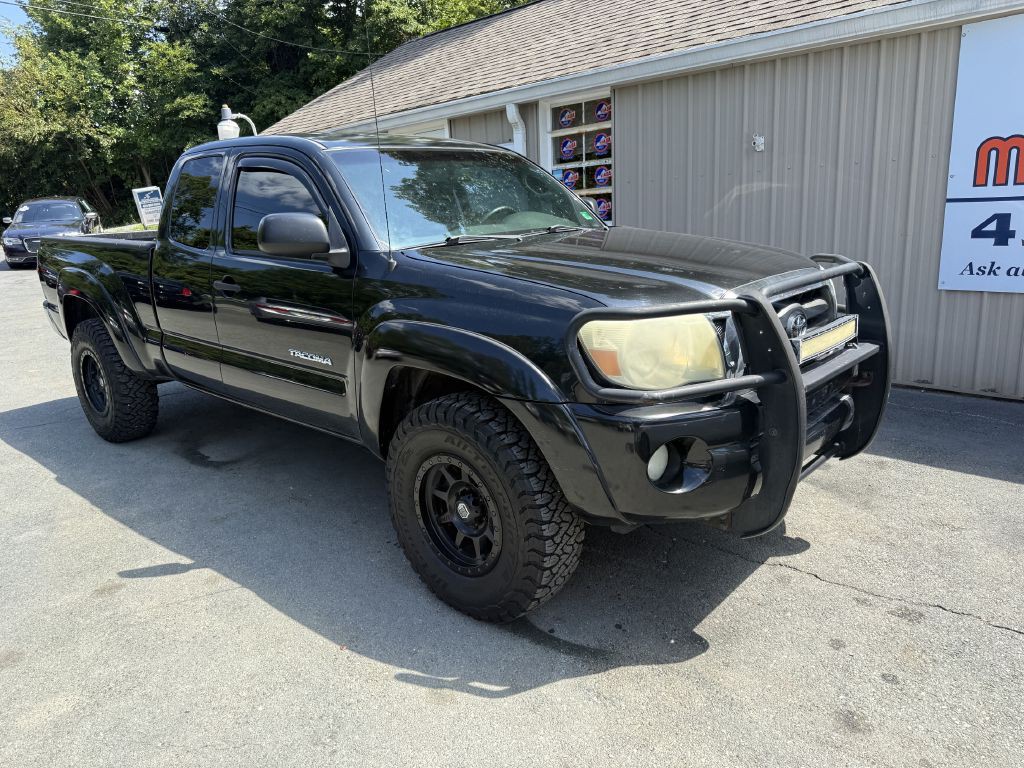 2010 Toyota Tacoma Image 2