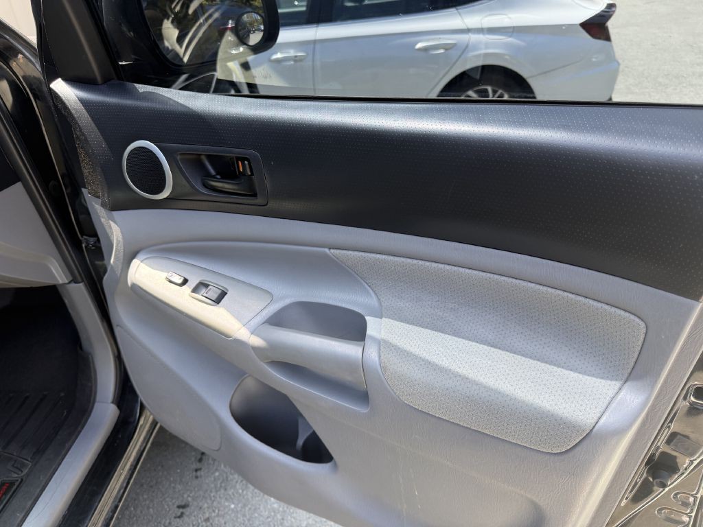 2010 Toyota Tacoma Image 13