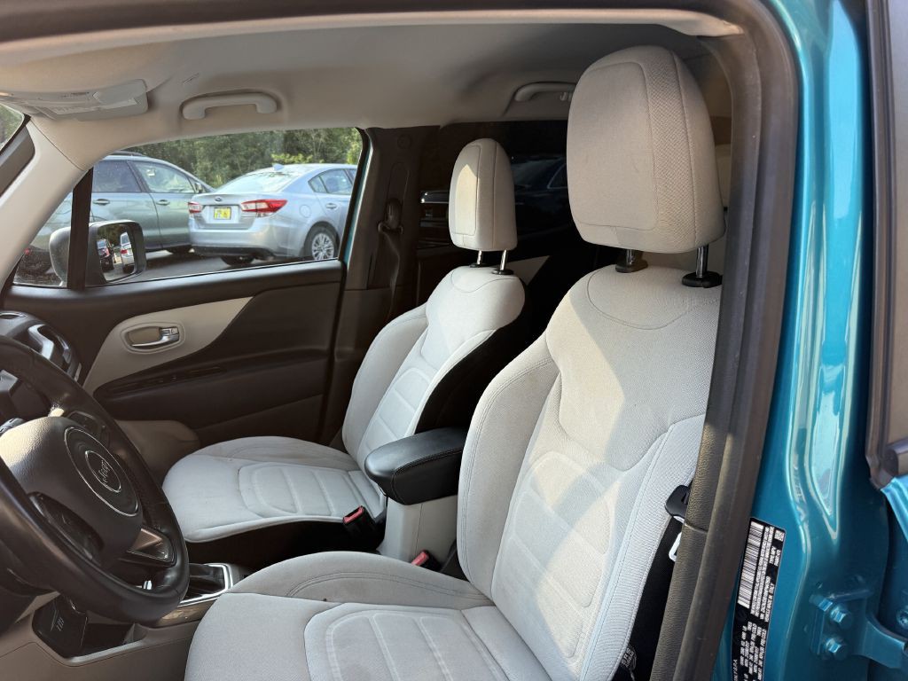 2022 Jeep Renegade Image 12