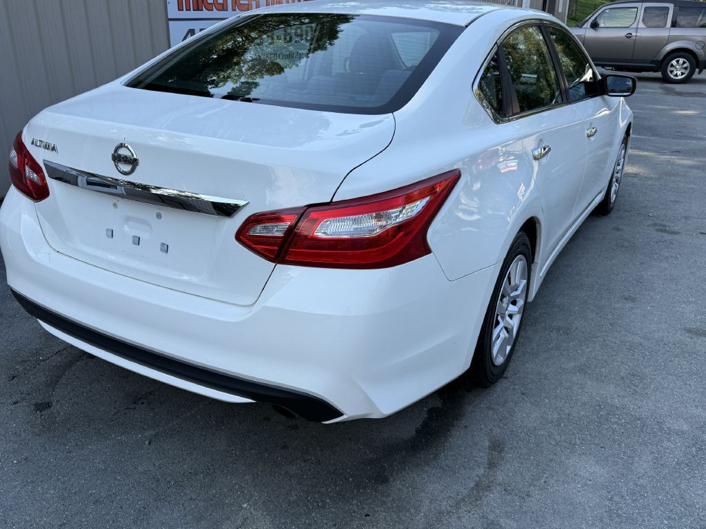 2016 Nissan Altima Image 8