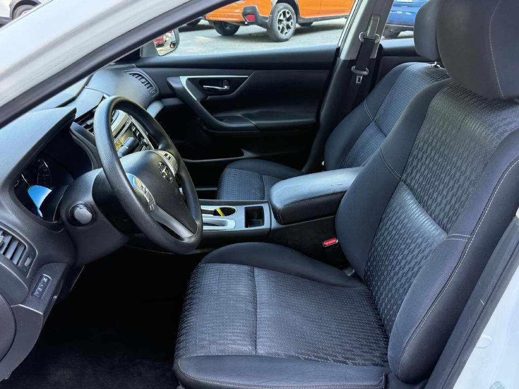 2016 Nissan Altima Image 11