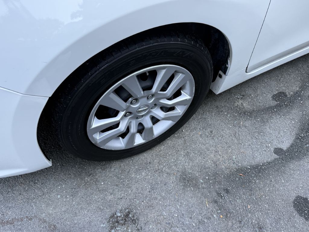 2016 Nissan Altima Image 19