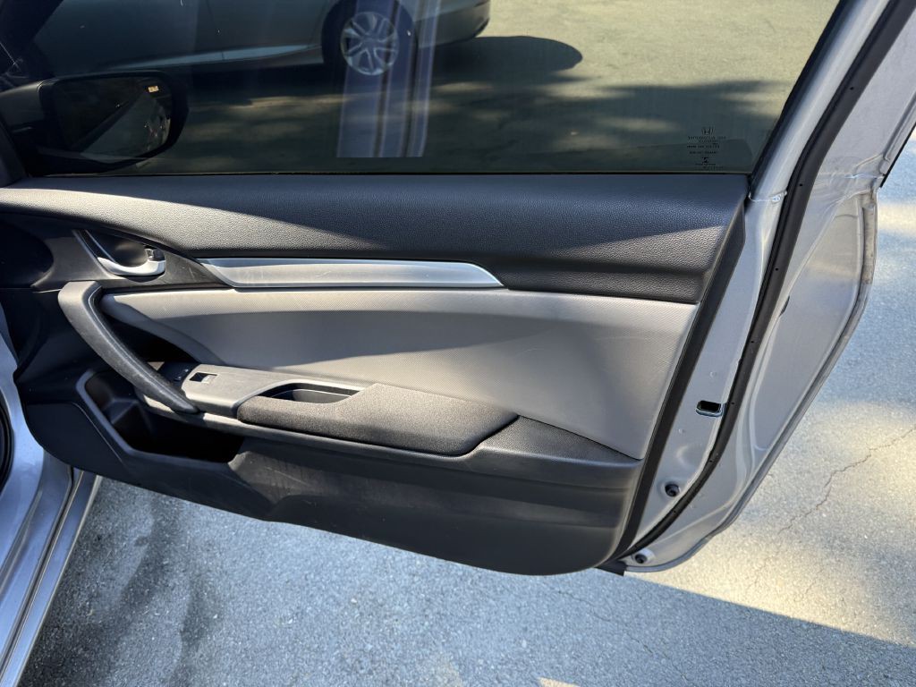 2018 Honda Civic Image 15
