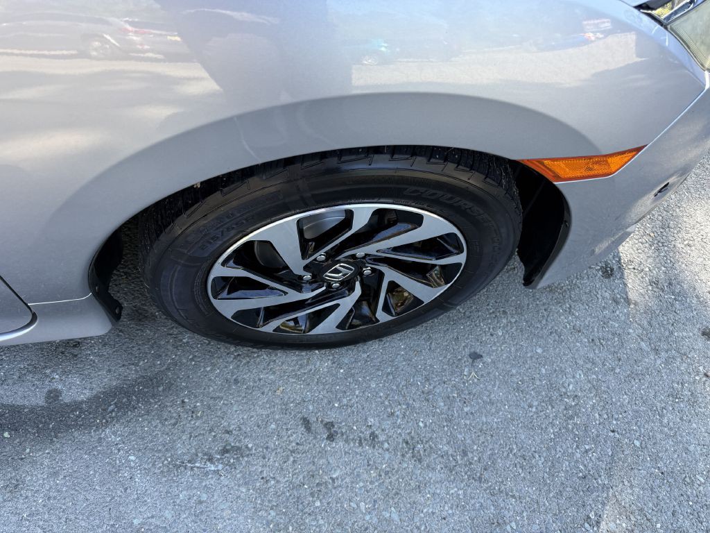 2018 Honda Civic Image 17