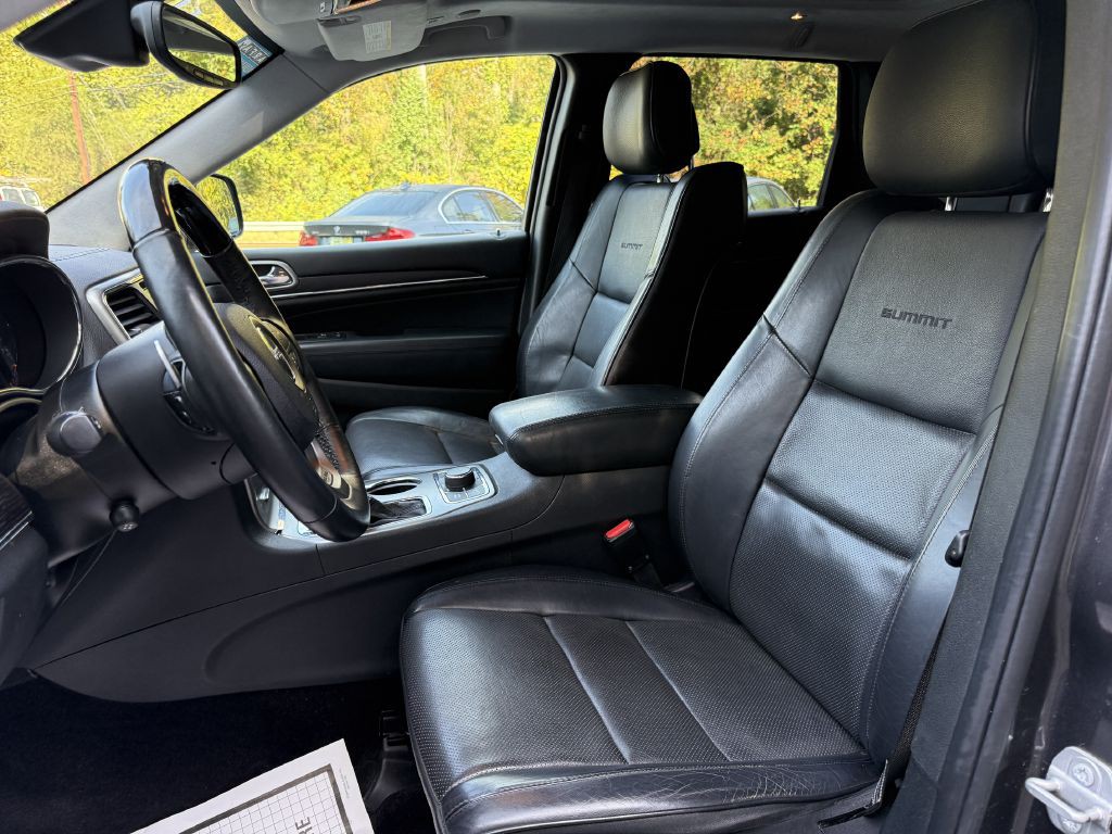 2017 Jeep Grand Cherokee Image 12