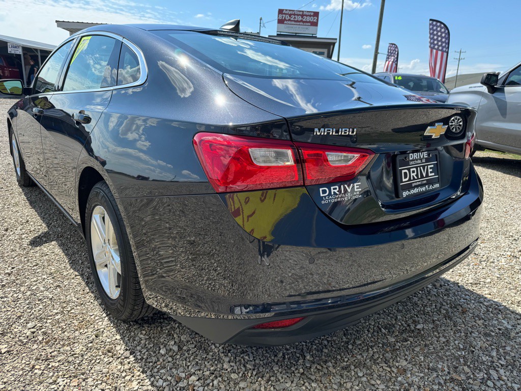 2022 Chevrolet Malibu Image 4