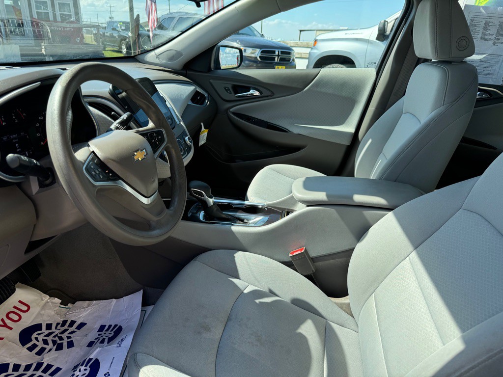 2022 Chevrolet Malibu Image 9