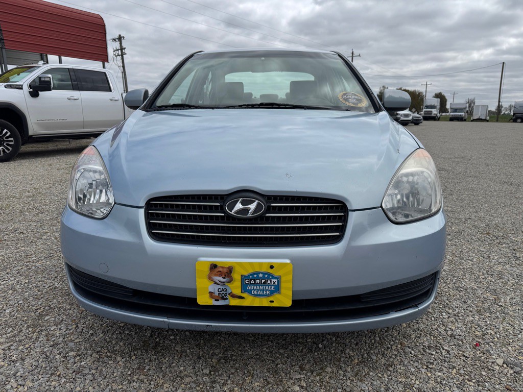 2011 Hyundai Accent Image 3