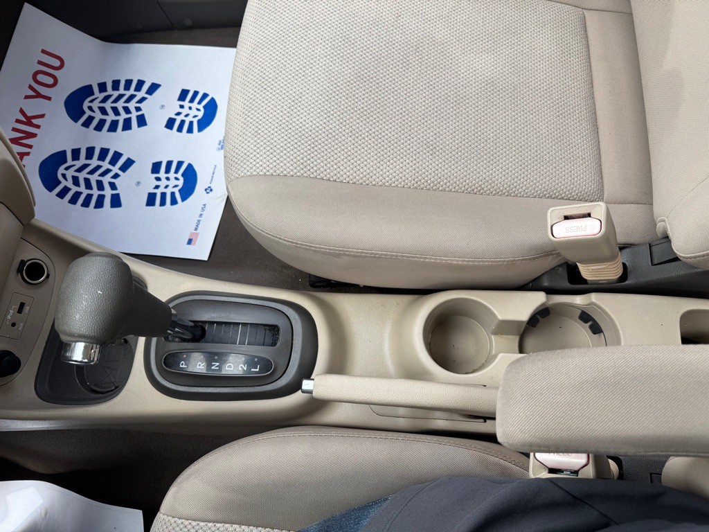 2011 Hyundai Accent Image 14